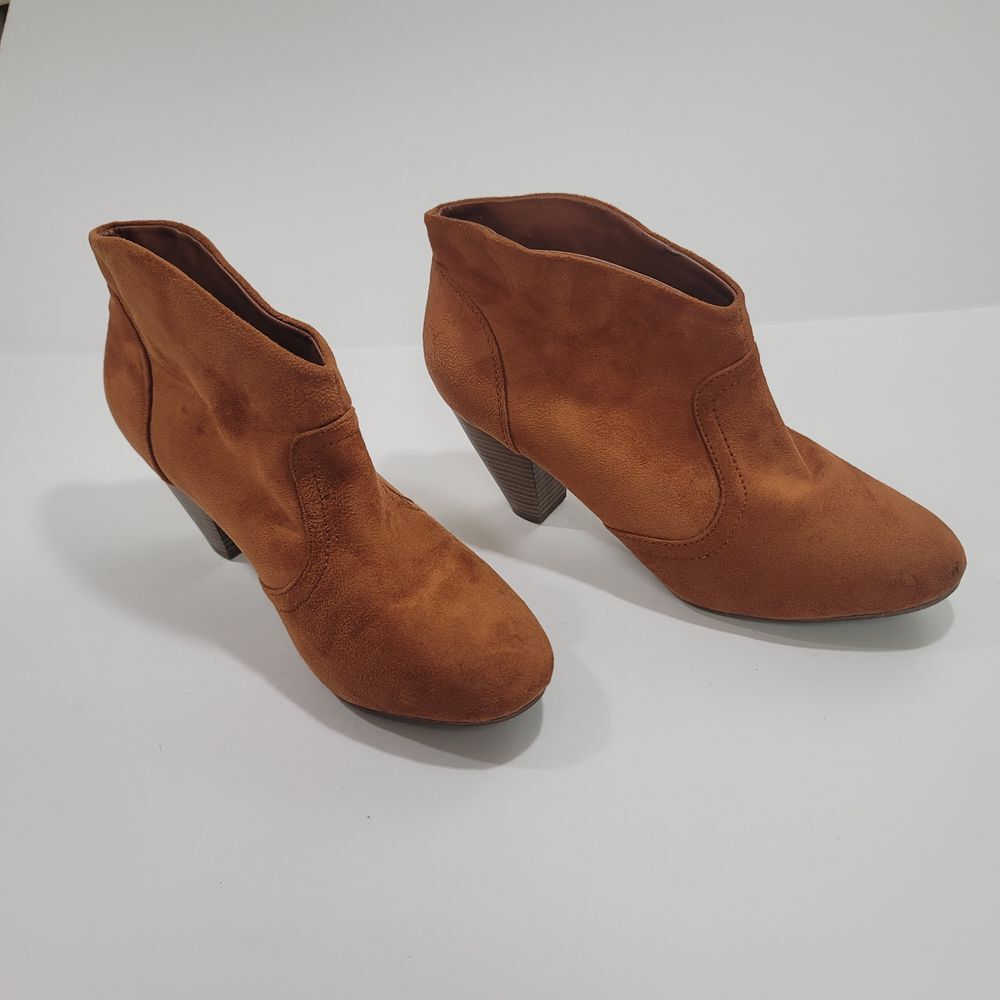 Diva Lounge Mazar 01 Western Taupe Low Block Heel Ankle Botties